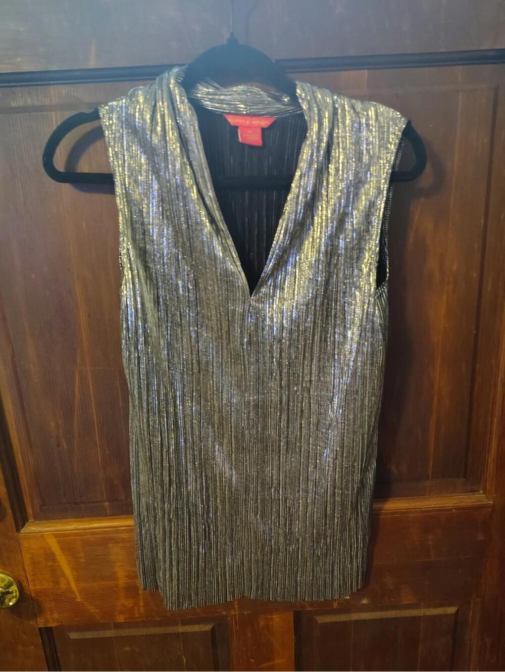 Sunny Leigh Silver Metallic Sparkly Top Size M
